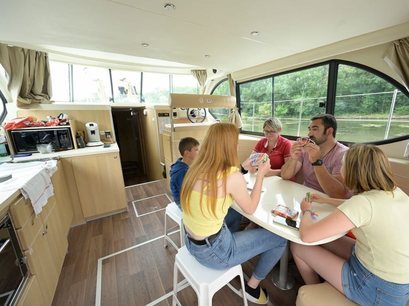 Sablé-sur-Sarthe Bateau à moteur Cabine 4  Couchettes 12  Invités 12  14.83 m Numéro de l'annonce: #27674 5