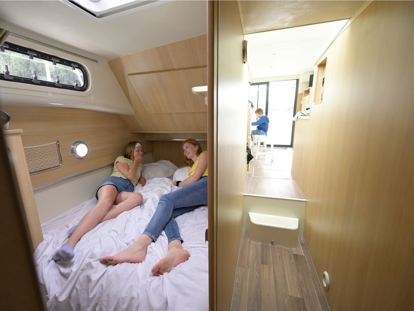 Sablé-sur-Sarthe Bateau à moteur Cabine 4  Couchettes 12  Invités 12  14.83 m Numéro de l'annonce: #27674 3