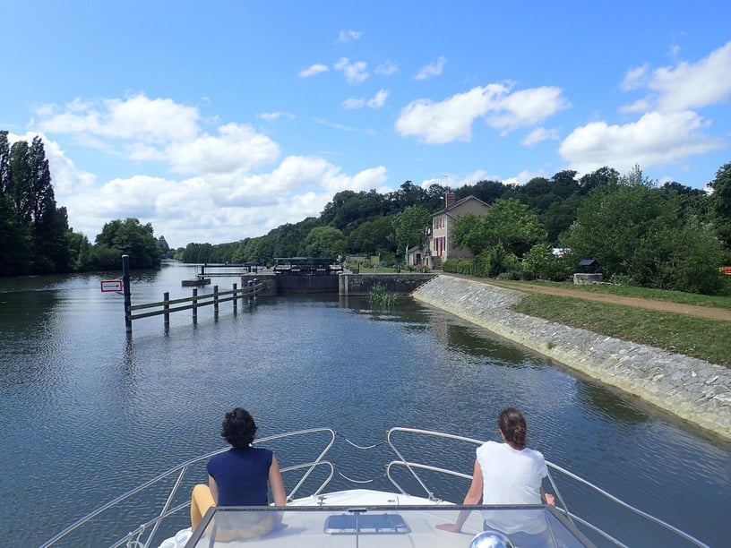 Grez-Neuville Bateau à moteur Cabine 3  Couchettes 8  Invités 8  10 m Numéro de l'annonce: #27675 3