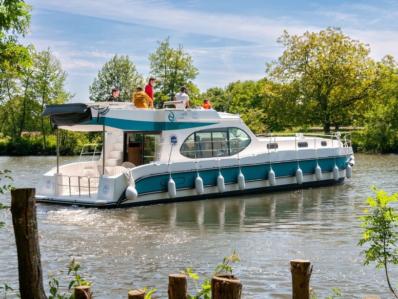 Grez-Neuville Bateau à moteur Cabine 4  Couchettes 12  Invités 12  14.83 m Numéro de l'annonce: #27679 5