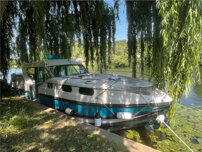 Grez-Neuville Bateau à moteur Cabine 3  Couchettes 9  Invités 9  11 m Numéro de l'annonce: #27681 4