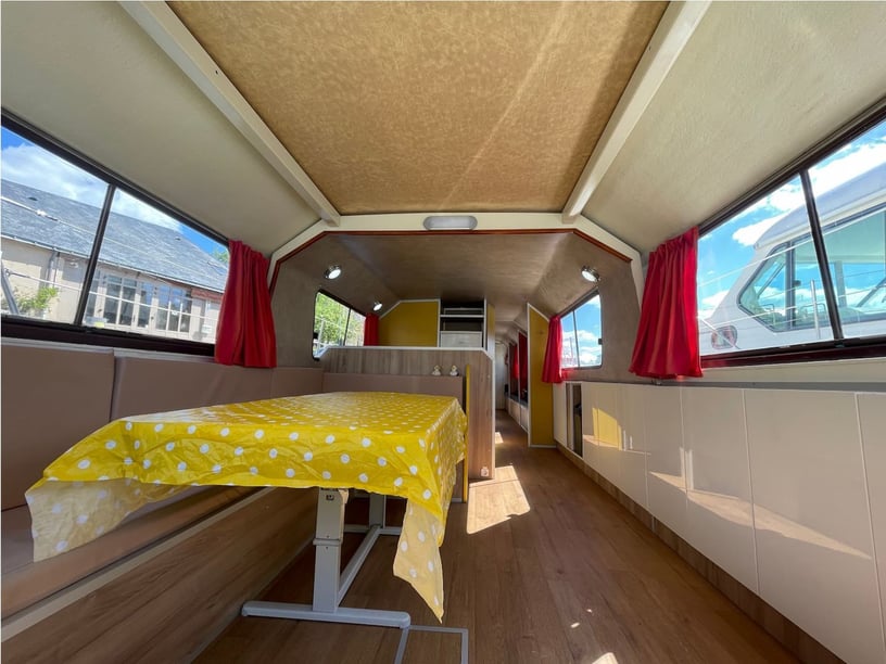 Sable-sur-Sarthe Motorboot 3 Kabine 11 Liegeplätze 11 Gäste 14 m Nummer des Inserats: #27688 2