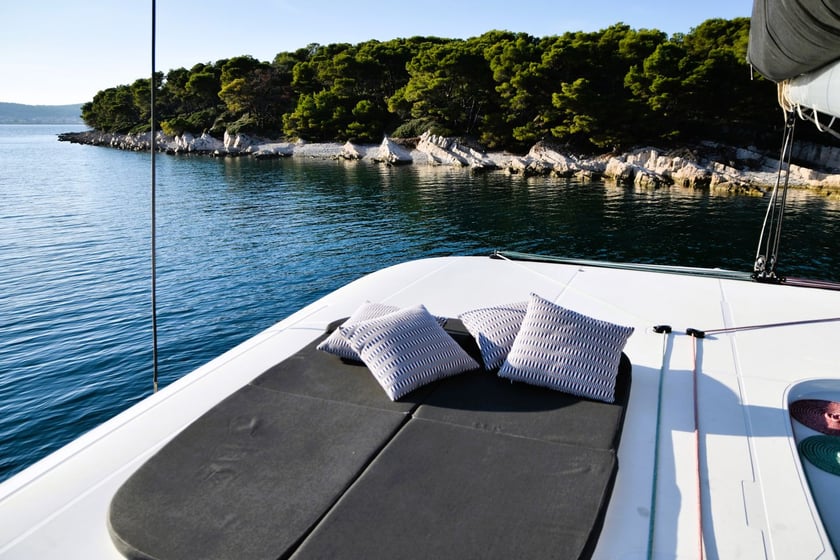 Split Catamarán Cabina 6  12  literas 12  invitados 13.22 m Número de anuncio: #27692 3