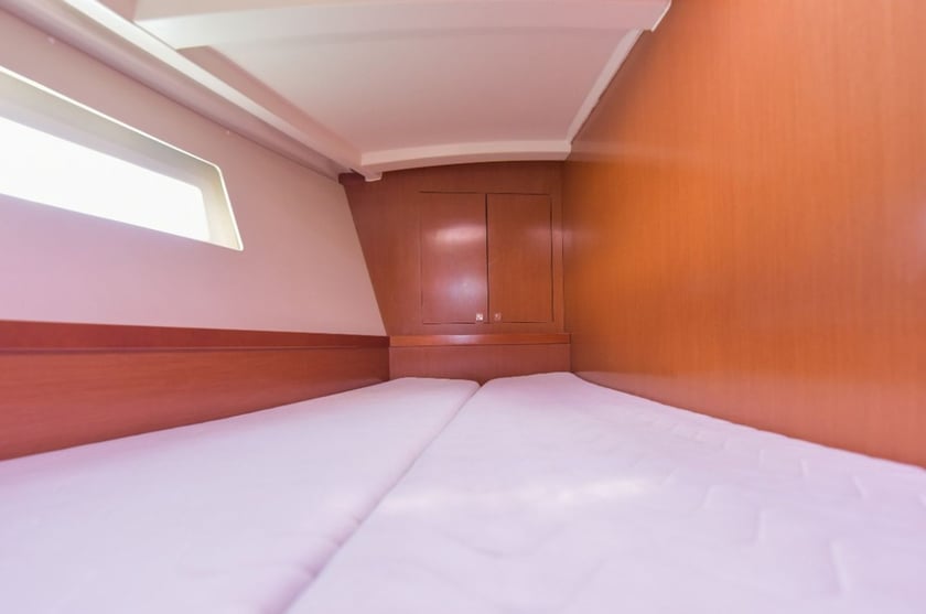 Palairos Velero Cabina 4  10  literas 10  invitados 13.71 m Número de anuncio: #27740 3