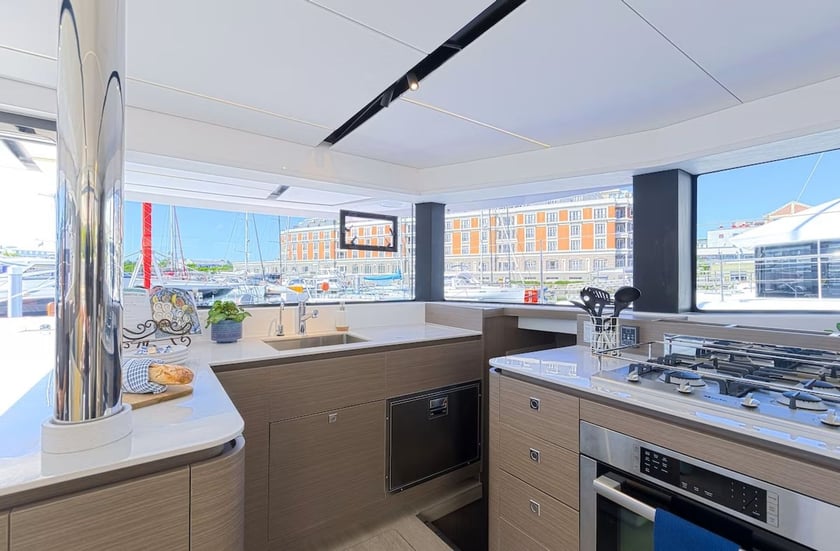 Road Town Catamaran Cabine 4  10  slaapplaatsen 10  gasten 13.9 m Lijstnummer: #27762 4