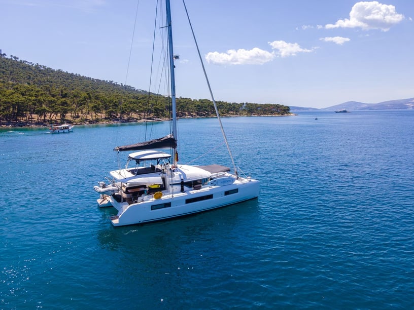 Kaštel Gomilica Catamaran 6 cabin 12 berths 12 guests 14.75 m Listing Number: #27783