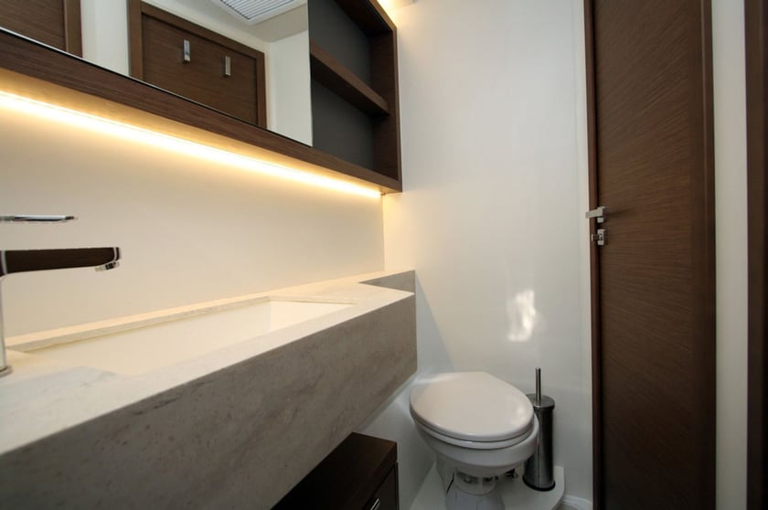 Kaštel Gomilica Catamarano cabina 6  cuccette 12  12  ospiti 14.75 m Numero dell'inserzione: #27783 3