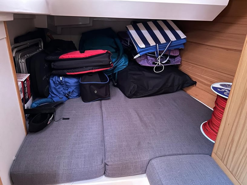 Seget Donji Voilier Cabine 3  Couchettes 7  Invités 7  12.1 m Numéro de l'annonce: #27810 5