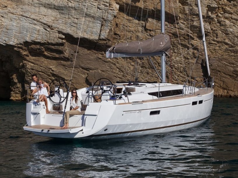 Seget Donji Zeilboot Cabine 4  10  slaapplaatsen 10  gasten 14.43 m Lijstnummer: #27811