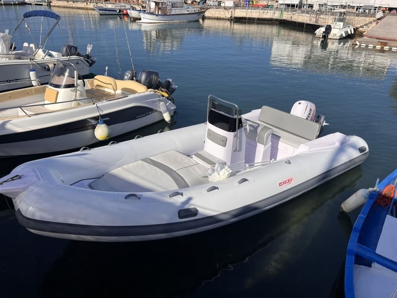 Siracusa  Motoscafo    5.7 m Numero dell'inserzione: #27820
