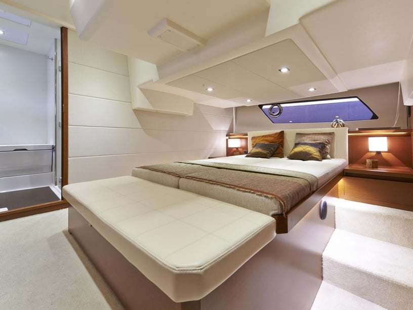 Giardini Naxos Motorboot 2 Kabine 6 Liegeplätze 6 Gäste 13.96 m Nummer des Inserats: #27822 2