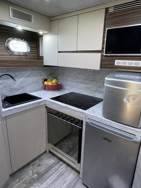 Salerno Yacht a motore cabina 3  cuccette 6  20  ospiti 20.4 m Numero dell'inserzione: #27827 5