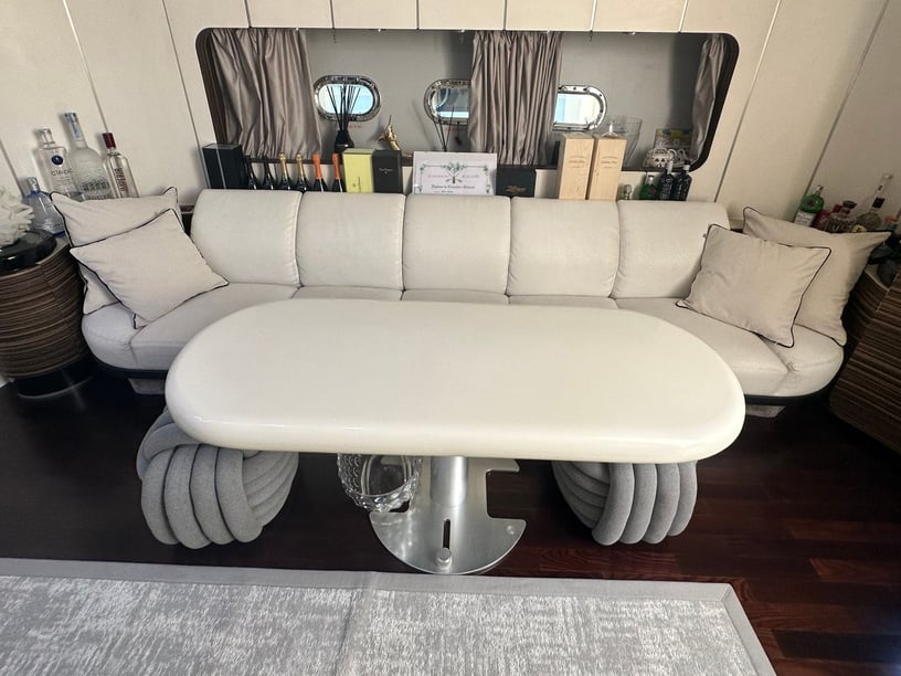 Salerne Yacht à moteur Cabine 3  Couchettes 6  Invités 20  20.4 m Numéro de l'annonce: #27827 2