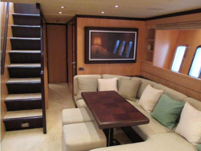 Salerno Yate a motor Cabina 3  7  literas 12  invitados 23 m Número de anuncio: #27828 2