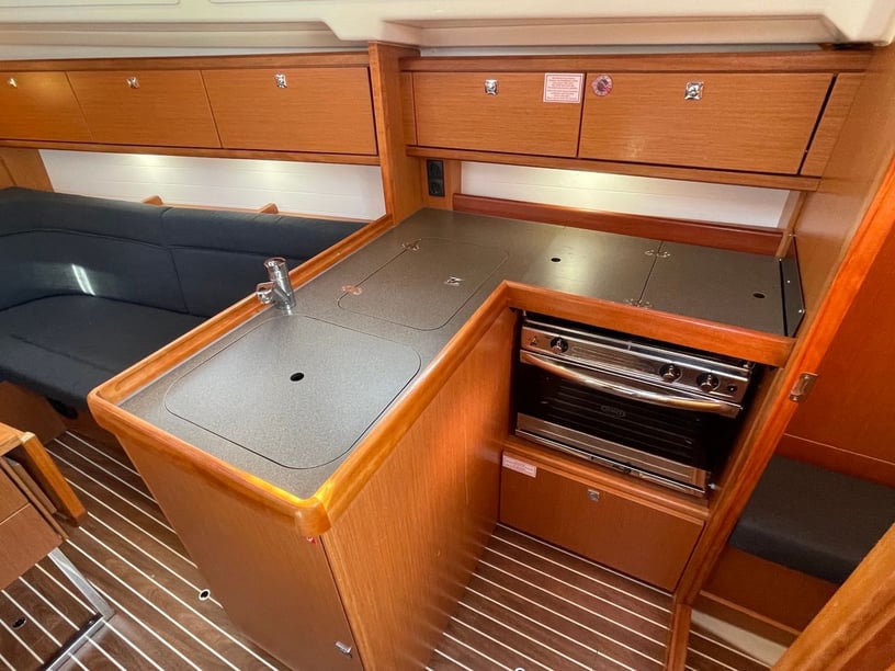 Göteborg Zeilboot Cabine 3  6  slaapplaatsen 6  gasten 9.99 m Lijstnummer: #27830 5