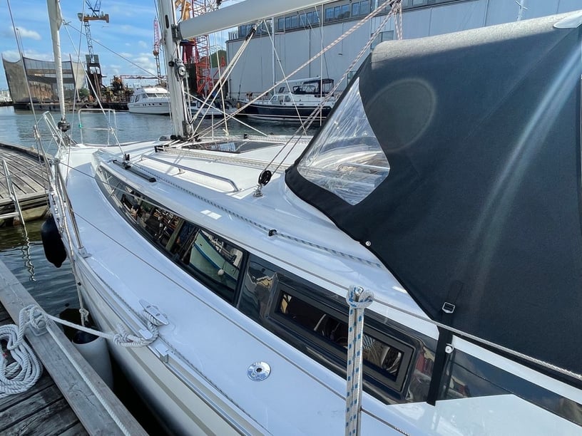 Göteborg Zeilboot Cabine 3  6  slaapplaatsen 6  gasten 9.99 m Lijstnummer: #27830 3