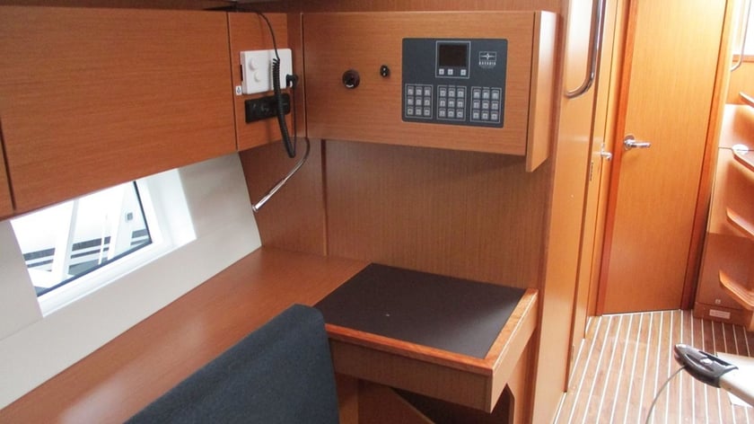 Göteborg Zeilboot Cabine 5  11  slaapplaatsen 11  gasten 13.98 m Lijstnummer: #27832 5