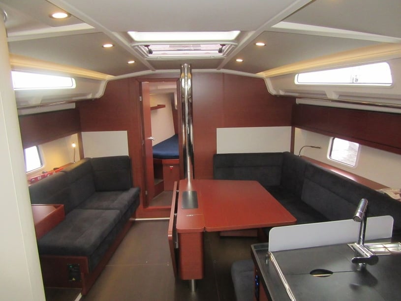 Göteborg Zeilboot Cabine 3  7  slaapplaatsen 7  gasten 12.4 m Lijstnummer: #27835 2