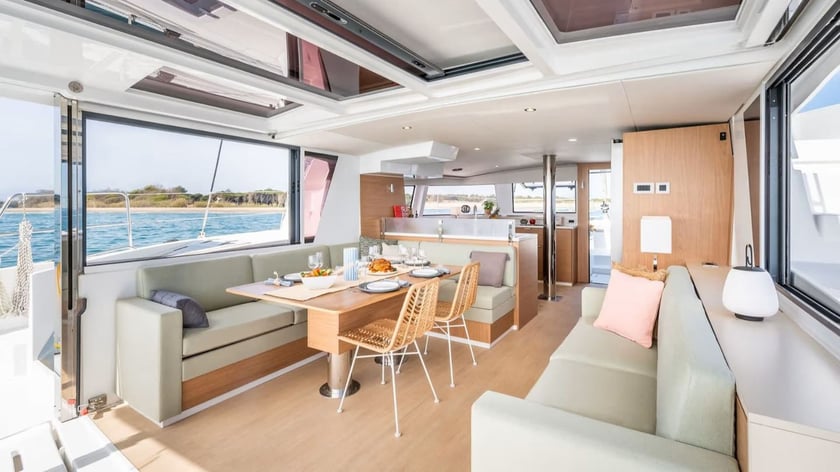 Cannigione Katamaran 5 Kabine 12 Liegeplätze 12 Gäste 14.54 m Nummer des Inserats: #27839 4