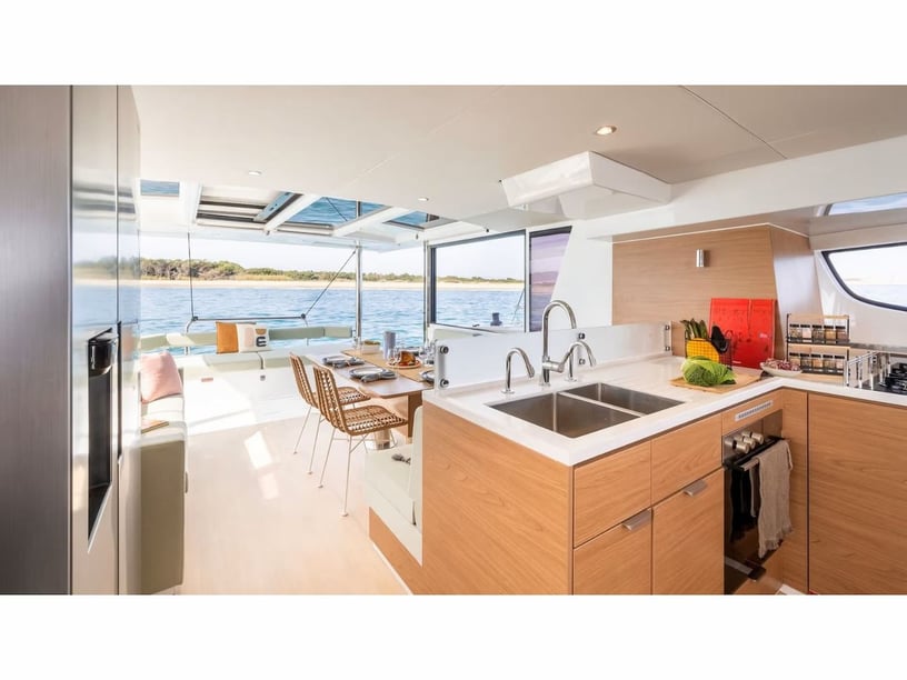 Cannigione Katamaran 5 Kabine 12 Liegeplätze 12 Gäste 14.54 m Nummer des Inserats: #27839 2