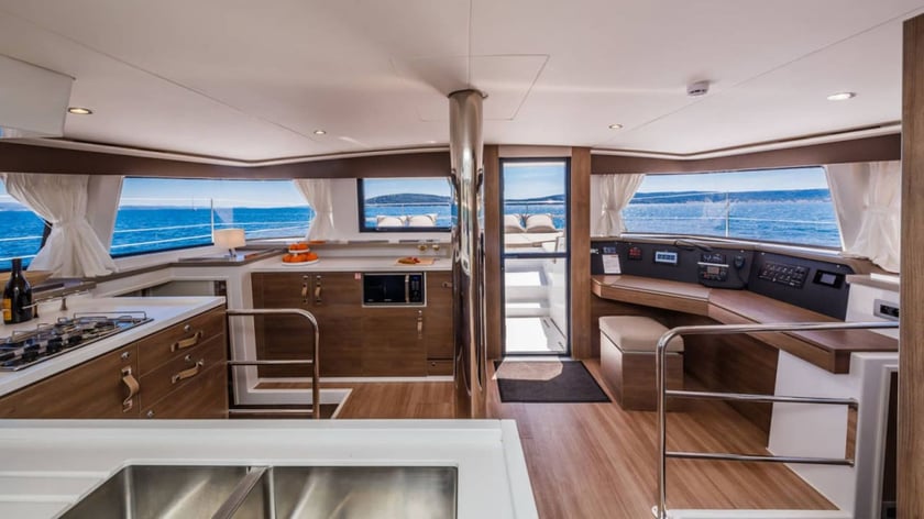 Cannigione Katamaran 5 Kabine 12 Liegeplätze 12 Gäste 14.54 m Nummer des Inserats: #27839 3