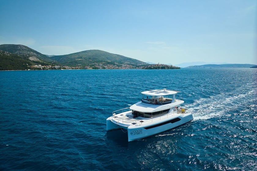 Seget Donji Catamarán Cabina 3  6  literas 6  invitados 15.4 m Número de anuncio: #27842 3