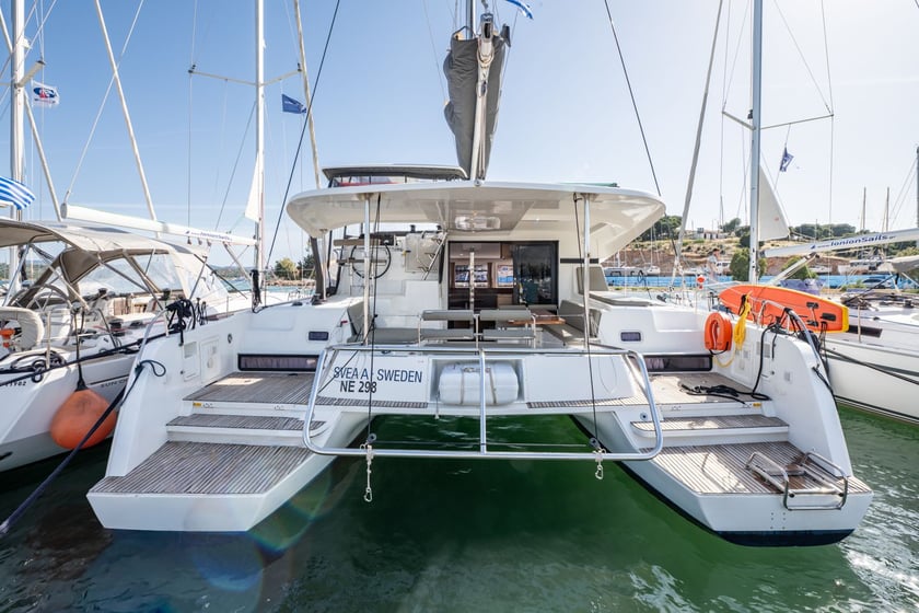 Nea Peramos - Attica Catamaran Cabine 6  12  slaapplaatsen 12  gasten 12.8 m Lijstnummer: #27844 4
