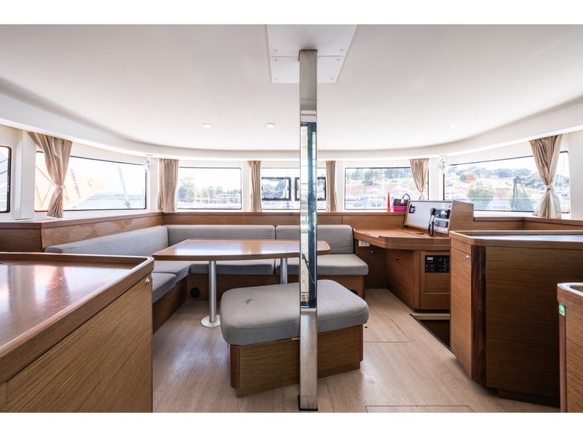 Nea Peramos - Attica Catamaran Cabine 6  12  slaapplaatsen 12  gasten 12.8 m Lijstnummer: #27844 2