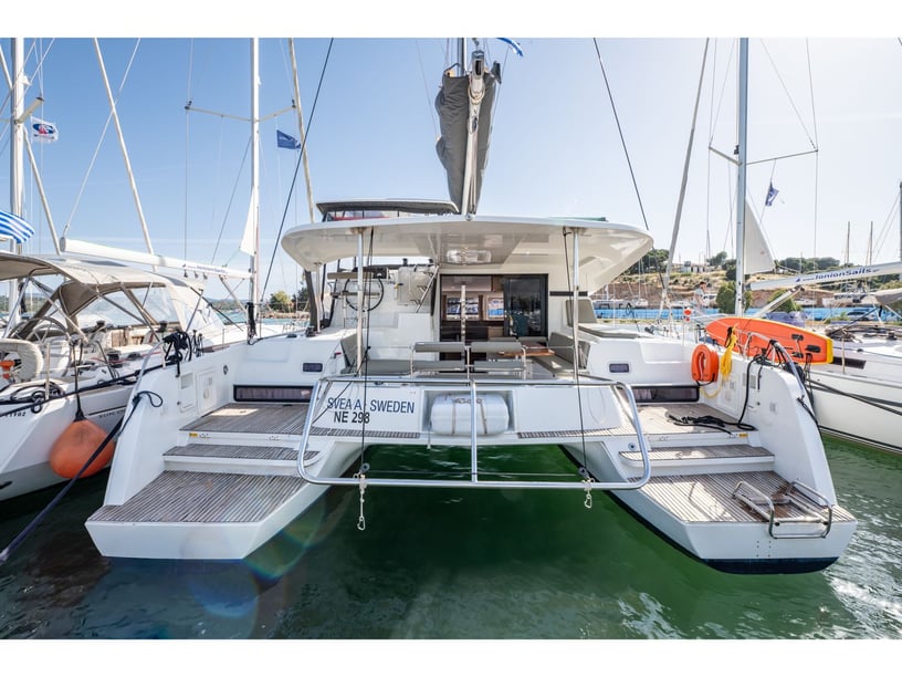 Nea Peramos - Attica Catamaran Cabine 6  12  slaapplaatsen 12  gasten 12.8 m Lijstnummer: #27844