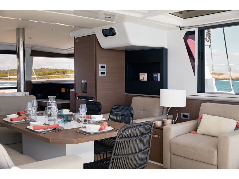 Sant Antoni de Portmany Catamarán Cabina 3  8  literas 11  invitados 12.85 m Número de anuncio: #27854 2