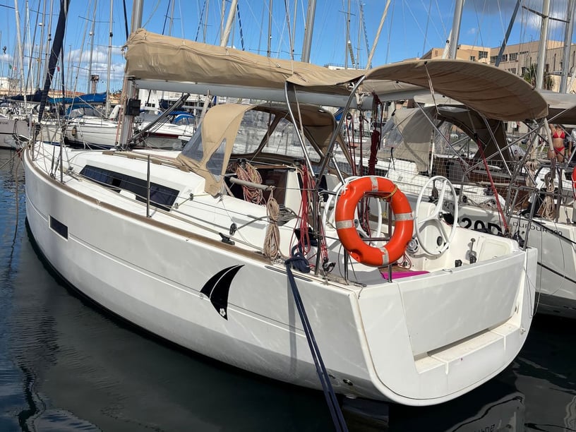 Palermo Velero Cabina 2  4  literas 4  invitados 9.67 m Número de anuncio: #27858