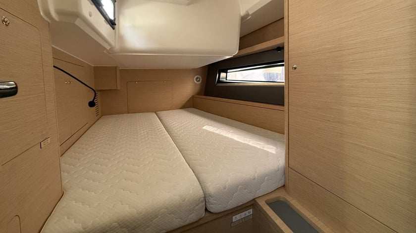 Palermo Zeilboot Cabine 3  8  slaapplaatsen 8  gasten 12.75 m Lijstnummer: #27860 3
