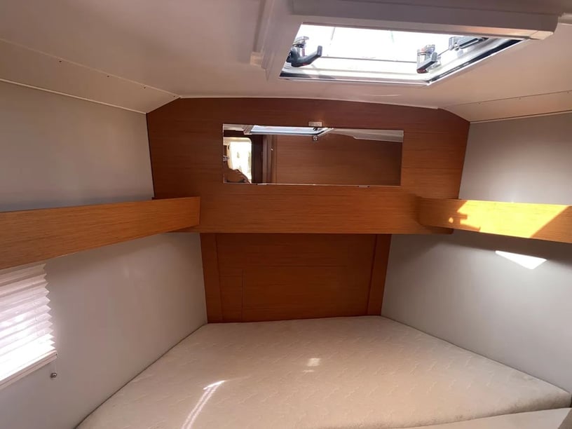 Cagliari Barca a vela cabina 3  cuccette 8  8  ospiti 11.94 m Numero dell'inserzione: #27864 3