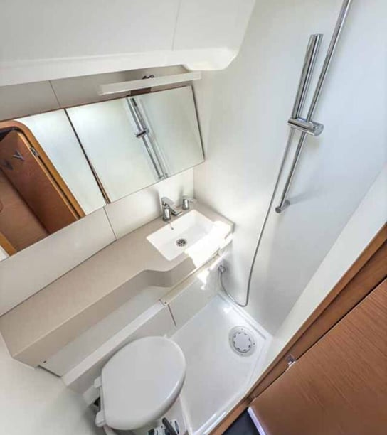 Palermo Sailboat 3 cabin 8 berths 8 guests 13.91 m Listing Number: #27871 3