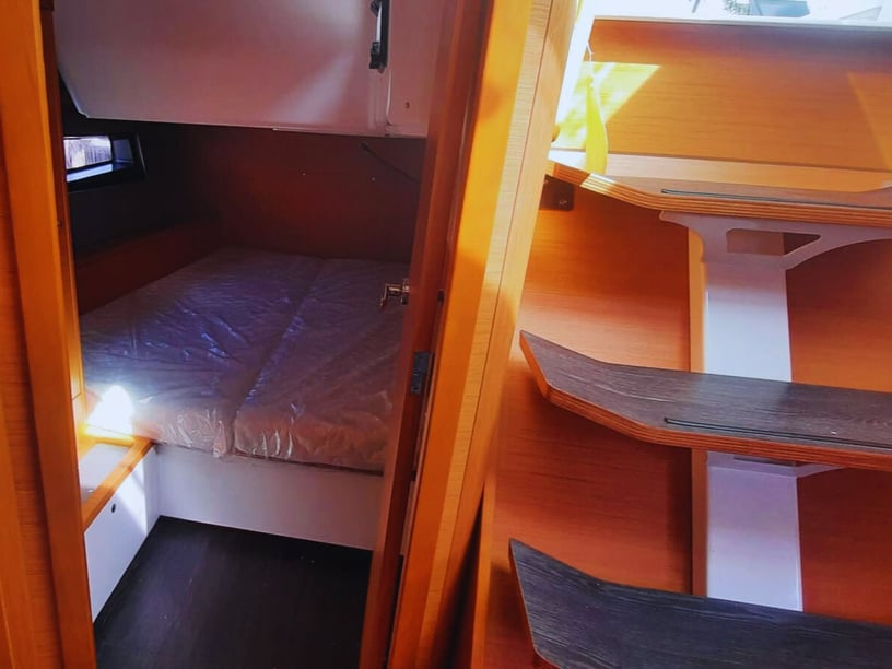 Palermo Zeilboot Cabine 3  8  slaapplaatsen 8  gasten 13.91 m Lijstnummer: #27871 4