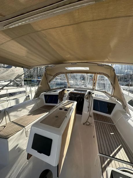 Cagliari Velero Cabina 3  8  literas 8  invitados 11.93 m Número de anuncio: #27873 4