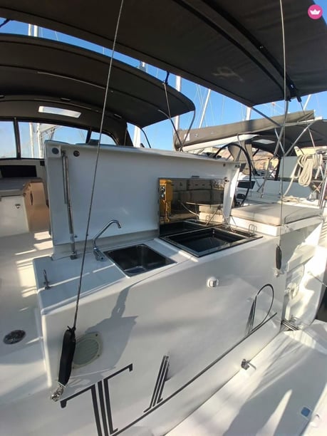 Cagliari Barca a vela cabina 6  cuccette 13  13  ospiti 16.35 m Numero dell'inserzione: #27875 3