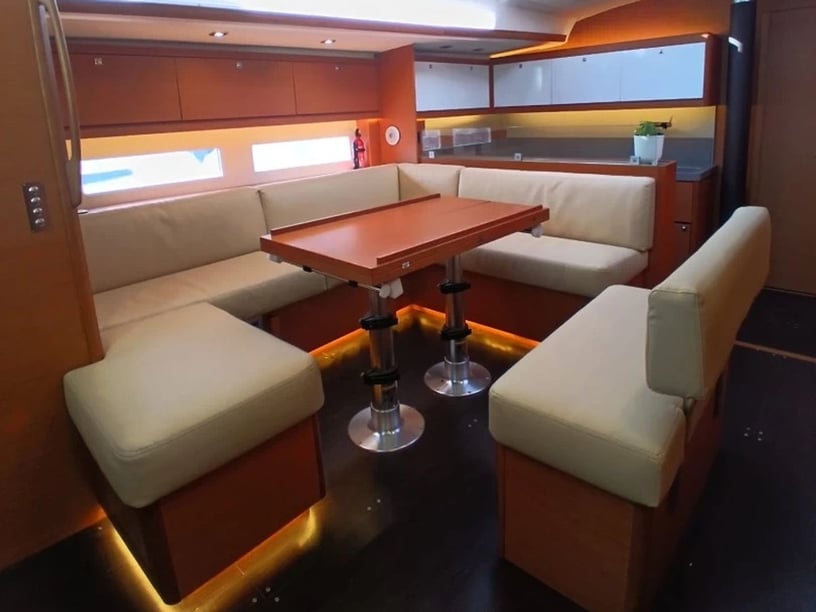 Cagliari Velero Cabina 5  13  literas 13  invitados 16.35 m Número de anuncio: #27875 2