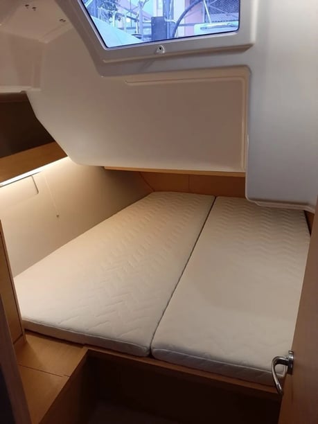 Palermo Zeilboot Cabine 4  10  slaapplaatsen 10  gasten 13.24 m Lijstnummer: #27876 5