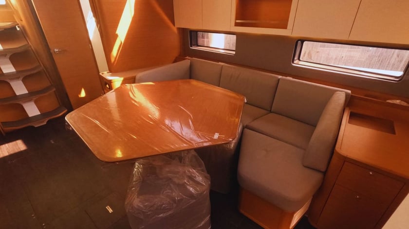 Procida Voilier Cabine 4  Couchettes 10  Invités 10  13.65 m Numéro de l'annonce: #27879 5