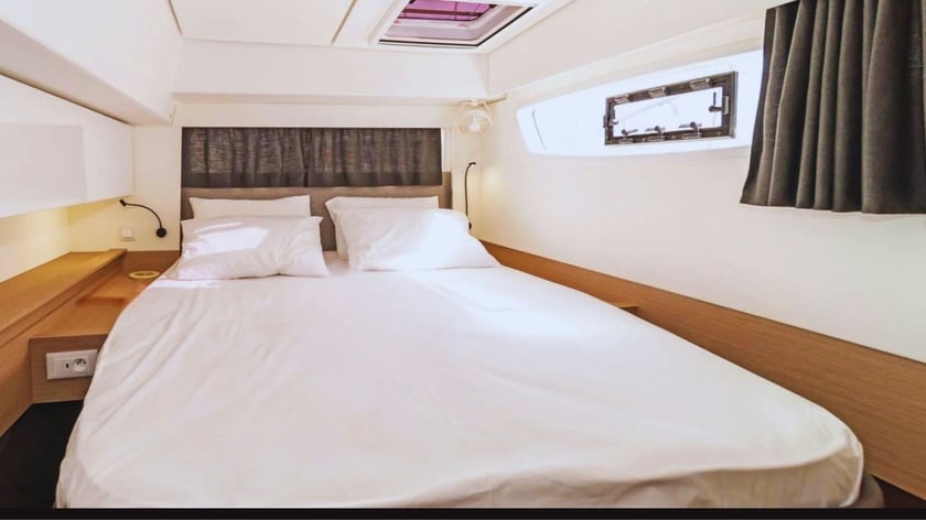 Palermo Catamaran Cabine 6  12  slaapplaatsen 12  gasten 13.45 m Lijstnummer: #27881 4