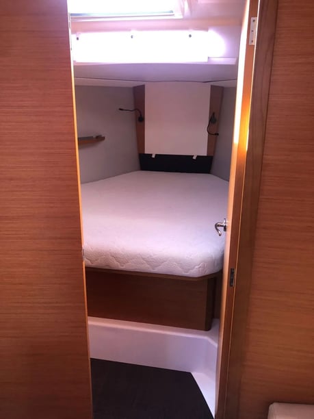 Palermo Velero Cabina 2  4  literas 6  invitados 10.77 m Número de anuncio: #27882 3