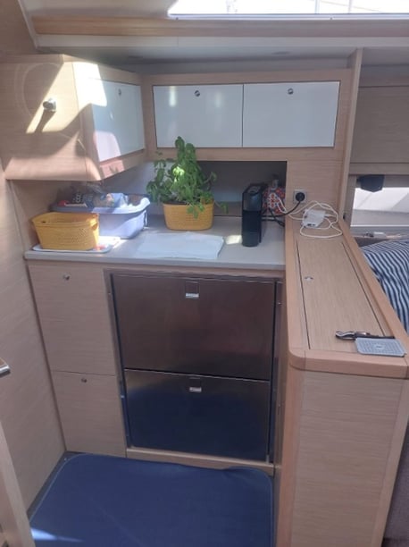 Cagliari Velero Cabina 3  8  literas 8  invitados 14.85 m Número de anuncio: #27883 5