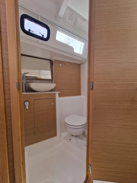 Cagliari Voilier Cabine 3  Couchettes 8  Invités 8  10.3 m Numéro de l'annonce: #27884 5
