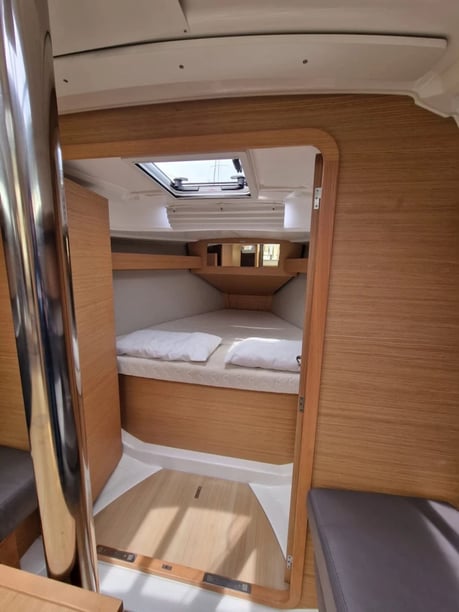 Cagliari Voilier Cabine 3  Couchettes 8  Invités 8  10.3 m Numéro de l'annonce: #27884 3