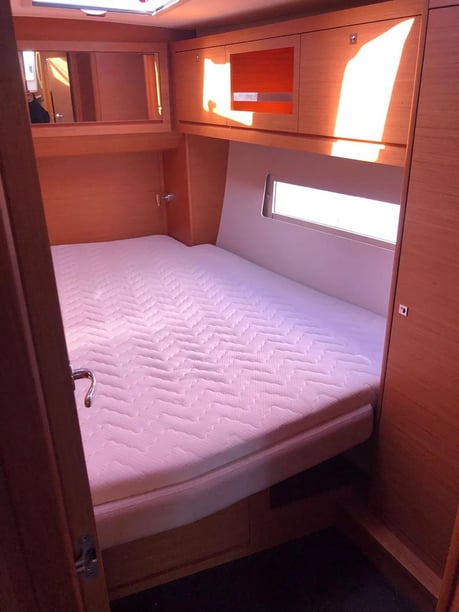 Cagliari Velero Cabina 4  11  literas 11  invitados 14.85 m Número de anuncio: #27886 3