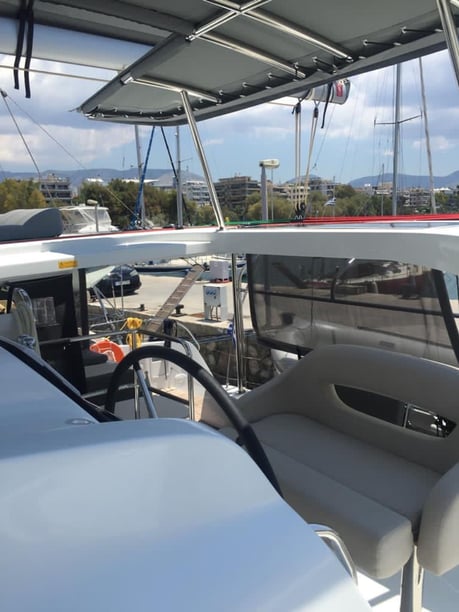 Gouvia Catamarán Cabina 6  12  literas 12  invitados 12.8 m Número de anuncio: #27890 3