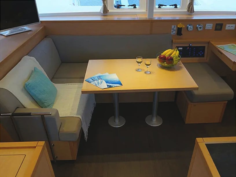 Gouvia Katamaran 6 Kabine 10 Liegeplätze 10 Gäste 11.97 m Nummer des Inserats: #27899 2