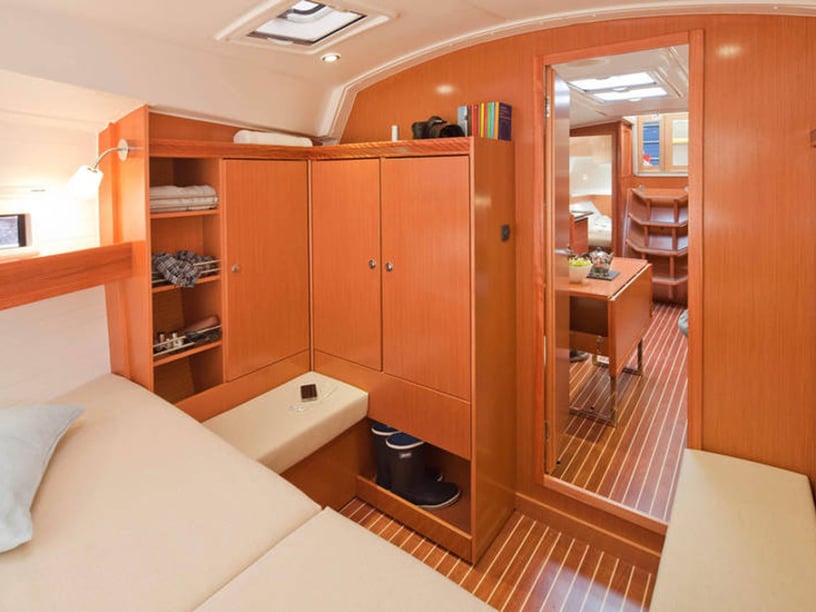 Palma de Mallorca Sailboat 3 cabin 6 berths 6 guests 11.3 m Listing Number: #279 3