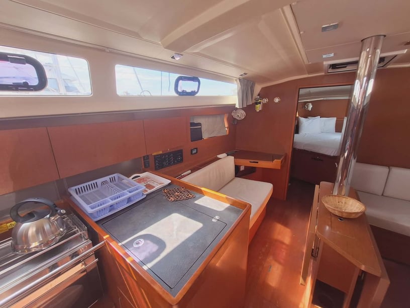 Nea Peramos - Attica Sailboat 3 cabin 8 berths 8 guests 12.43 m Listing Number: #27903 4
